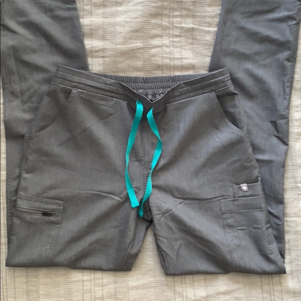 Figs scrub pants small tall YOLA skinny cargo